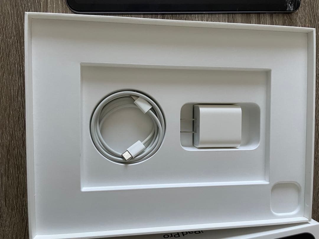 iPad Pro11 第2世代　画面ひび割れあり