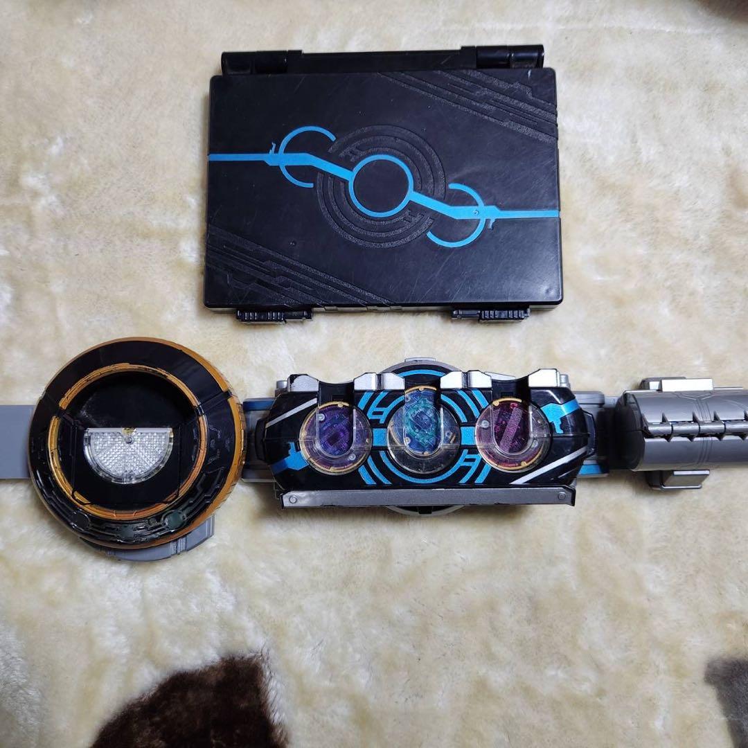 【使用品】仮面ライダーオーズ　変身ベルト　オーズドライバー　メダル　ホルダー