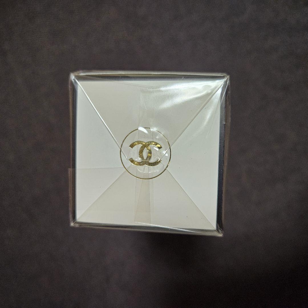 新品　シャネル N°19 オードトワレ　ヴァポリザター　香水　100ml ① 新品 CHANEL シャネル N°19 オードトワレ ヴァポリザター 100ml