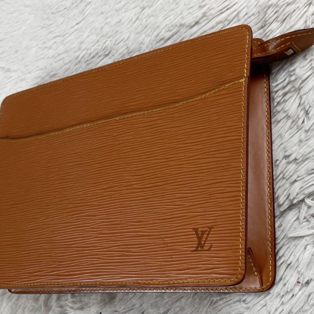 美品 LOUIS VUITTON レザー クラッチバッグ エピ オム ファスナー
