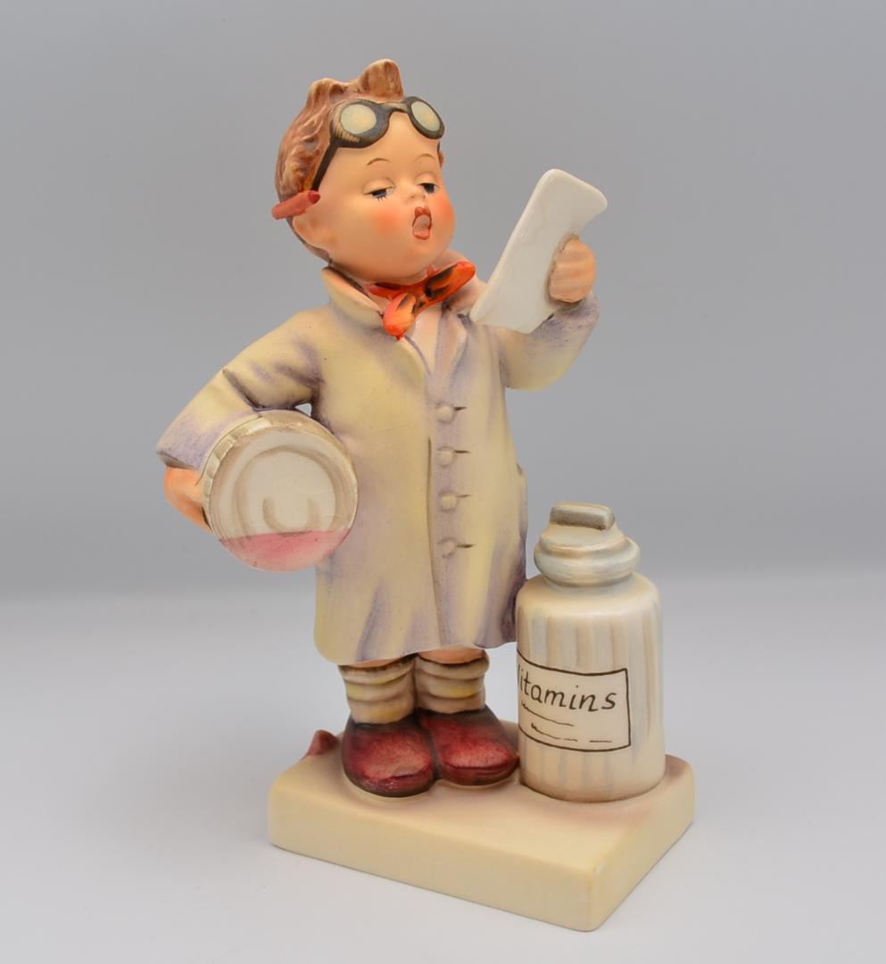 幼い薬剤師　＃322　★フンメル　ドイツゲーベル　ヴィンテージ　TMK-5 VINTAGE Goebel Hummel Figurine 