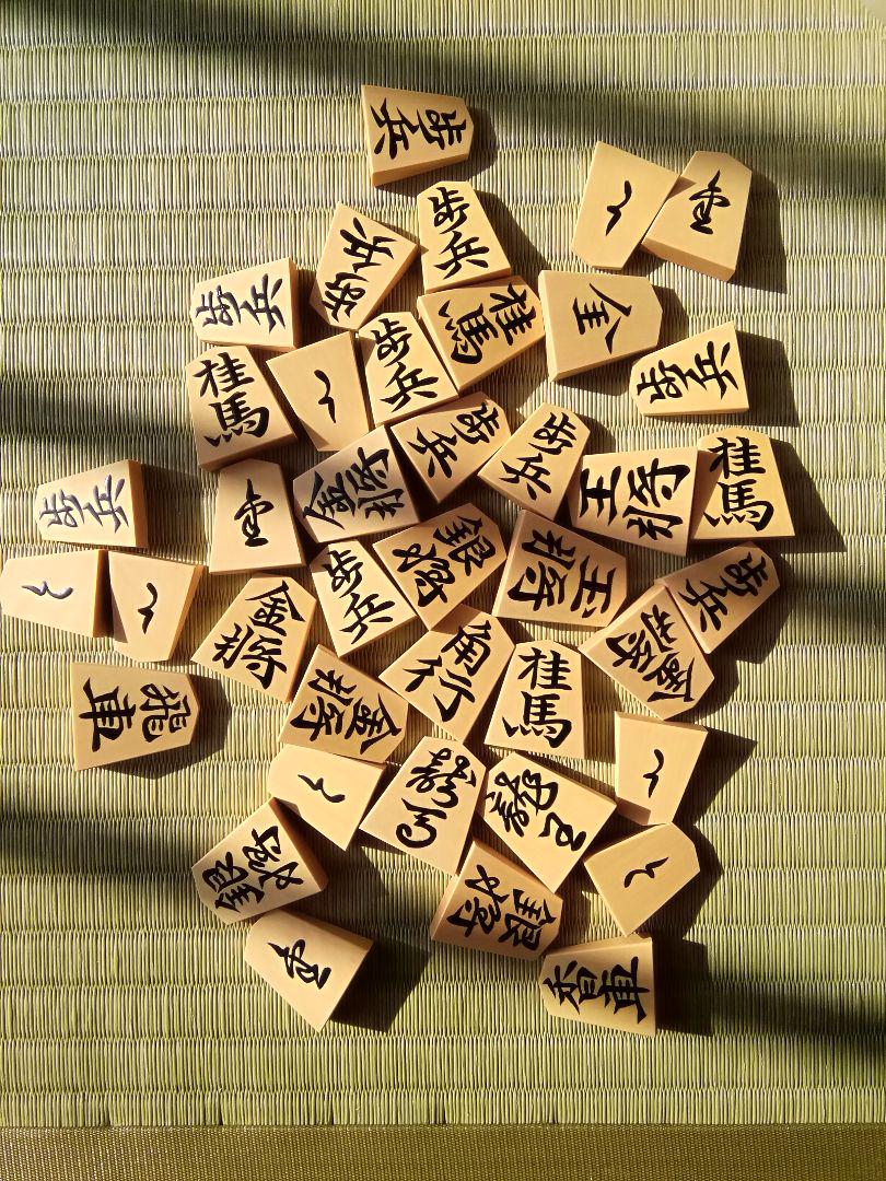 【美品】新榧 天地柾 碁盤 蛤碁石34号 碁笥セット 高級品 桐箱 碁盤へそ 囲碁 碁盤 本榧 蛤 碁石 碁笥 セット 高級 へそ有り 一枚板
