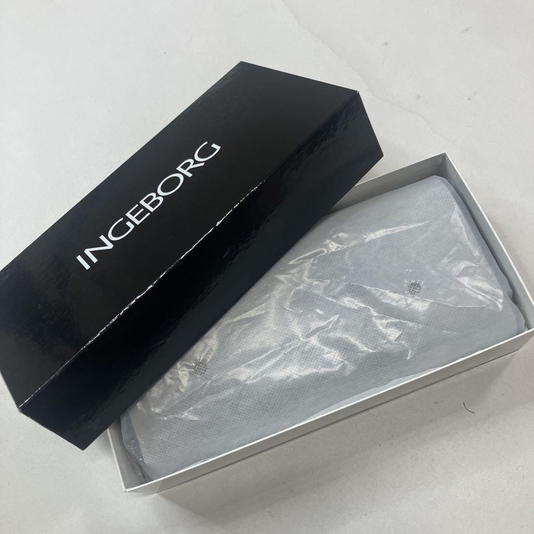 【新品未使用】インゲボルグ 黒 カメリア キルティング 革 長財布