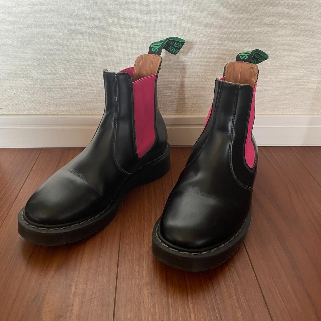 SOLOVAIR made in UK サイドゴアブーツ ブラック/ピンク