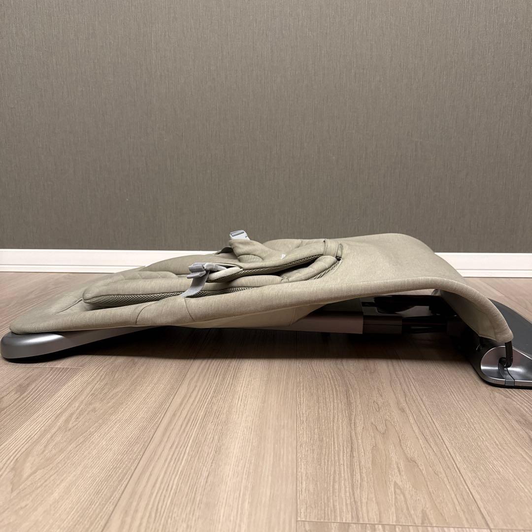 【美品】ergobaby evolve(エボルブ) バウンサー　ソフトオリーブ