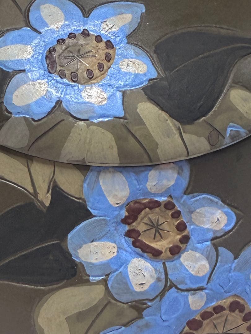 青い花柄の陶器ポット目立った傷や汚れなし