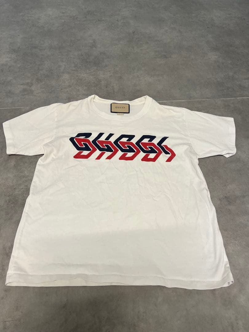 GUCCI ロゴプリント Tシャツ ホワイト GUCCI ロゴプリント Tシャツ ホワイト