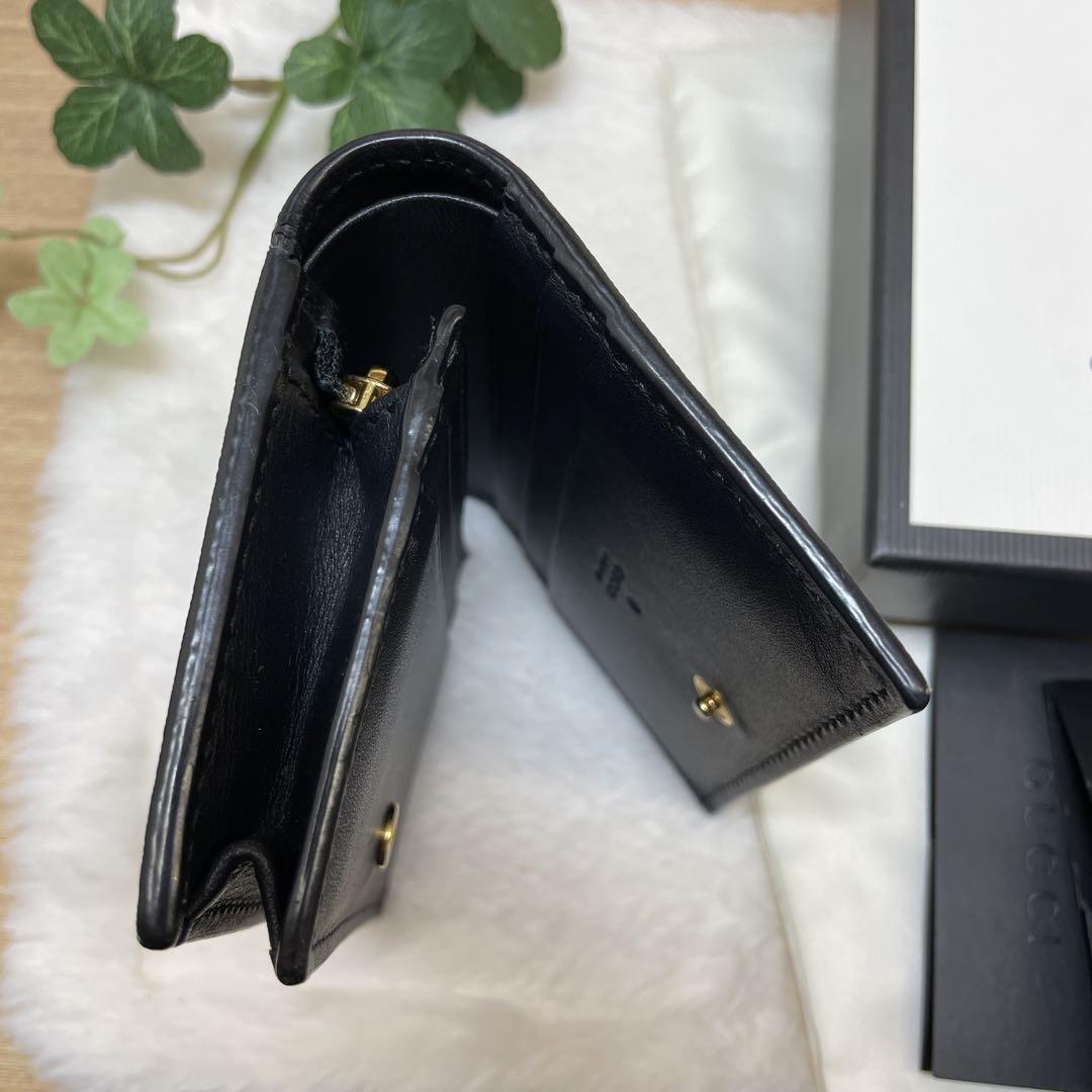 GUCCI 二つ折り財布 ハチモチーフ