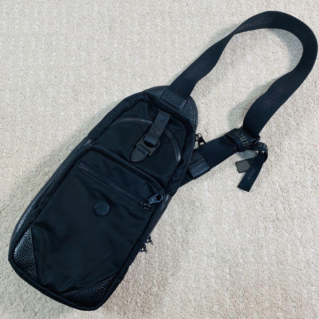 【極美品】オロビアンコ　ボディバッグ　黒