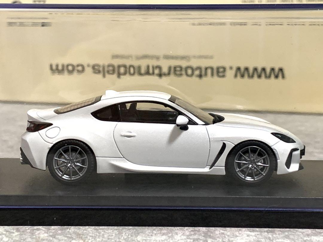 スバル　BRZ クリスタルホワイトパール　1/43ミニカー