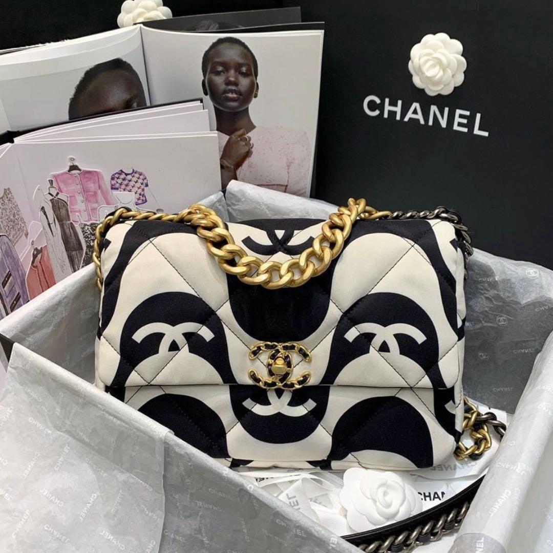 【お値下可能⠀】COCOマークフラップバッグ ホワイト/ブラック