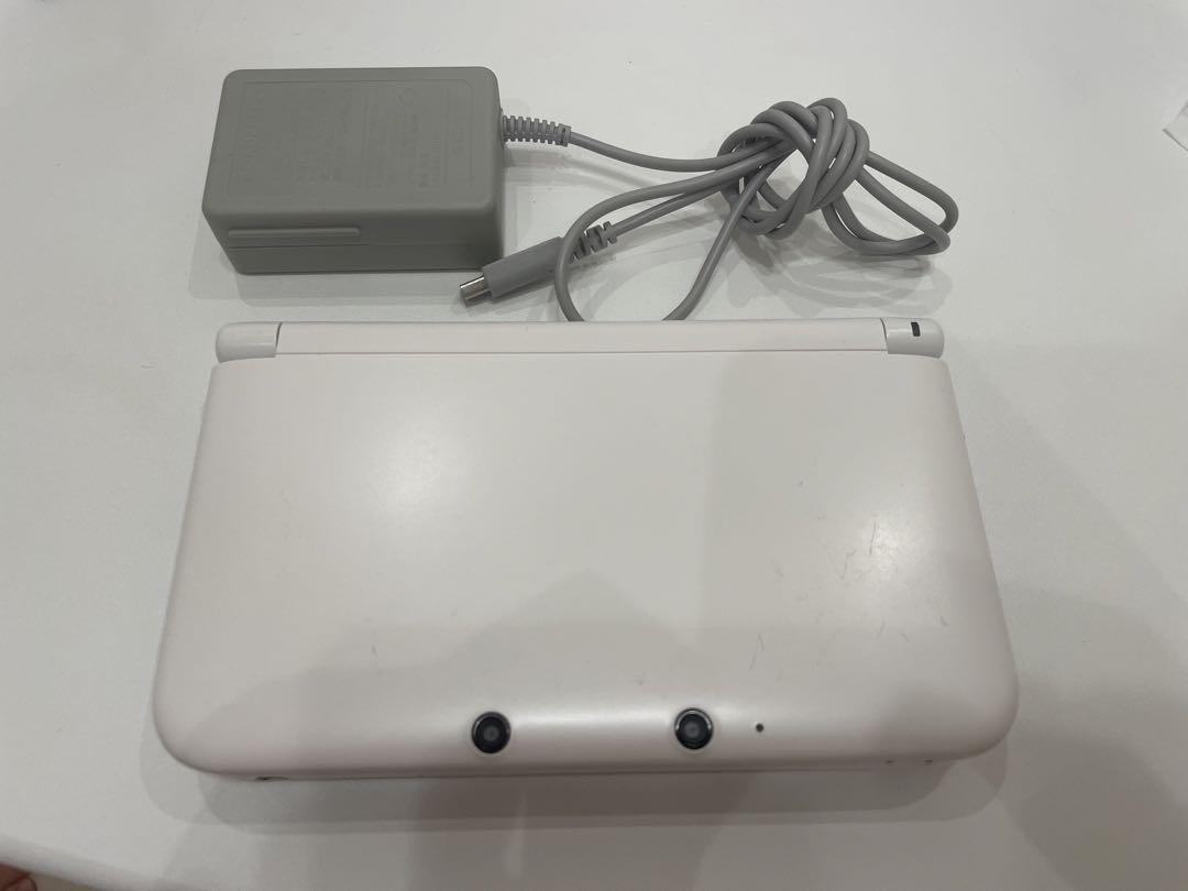 【美品】3DS LL本体充電器付き