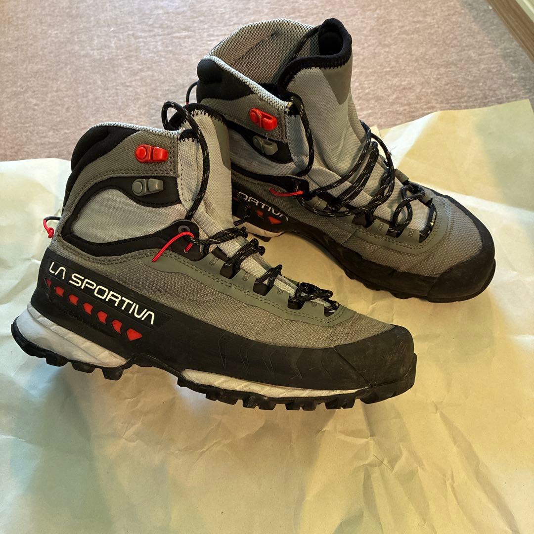 LA SPORTIVA スポルティバ