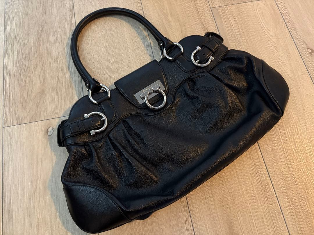 Salvatore Ferragamo ショルダーバッグ