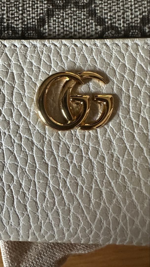 GUCCI 二つ折り財布 ホワイトレザー