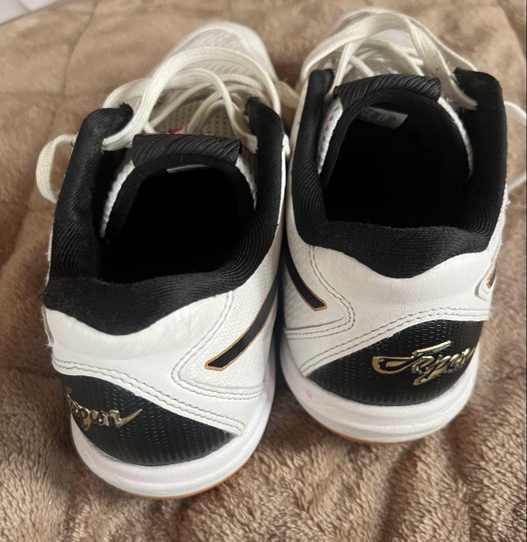 asics バレーボールシューズ ホワイト/ブラック　24センチ　アシックス