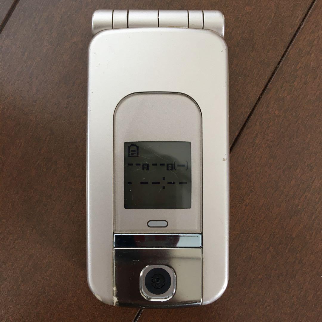 ドコモ docomo ガラケー らくらくホン F882iES m4w5024