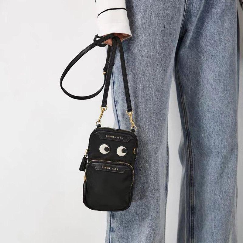 ANYA HINDMARCH アニヤハインドマーチ アイズ ショルダーバッグ 黒