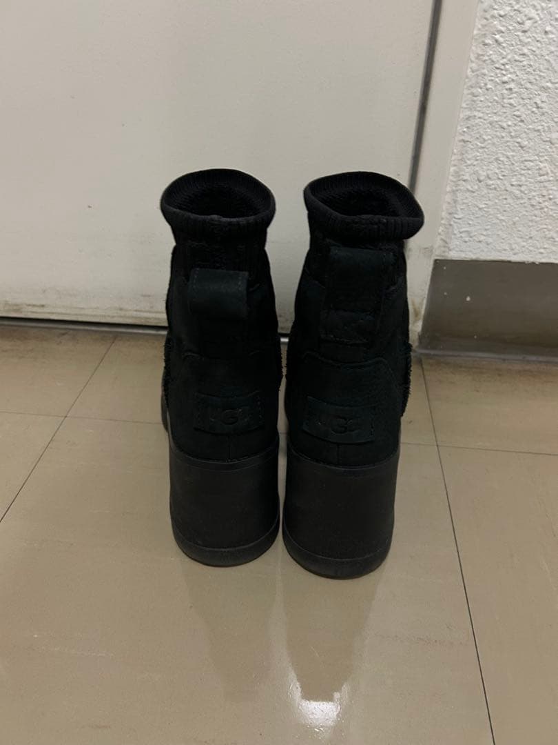 UGG モクシーチェルシー ブーツ ブラック UGG モクシーチェルシー ブーツ ブラック