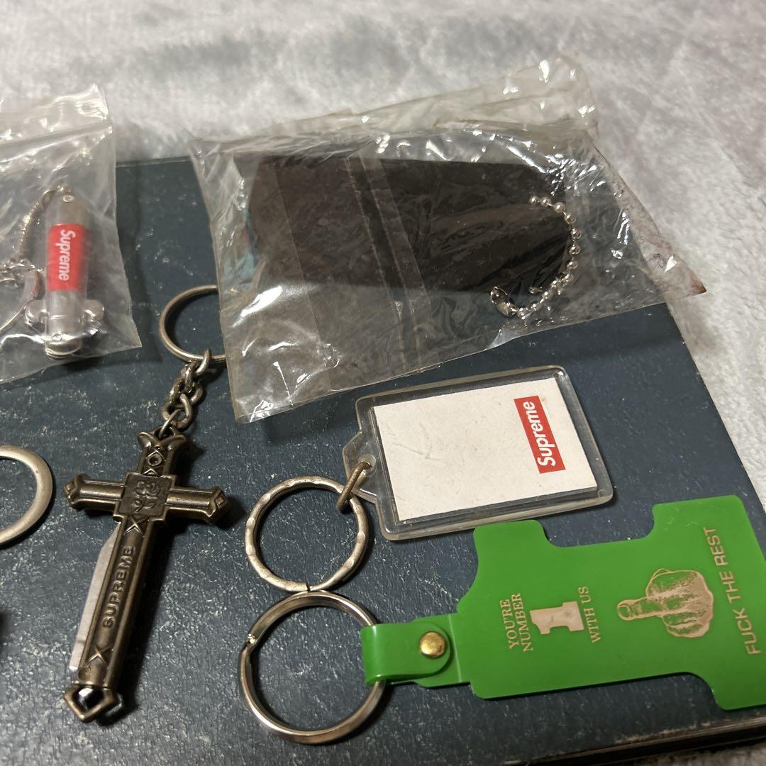 supreme キーホルダー等　まとめ売り