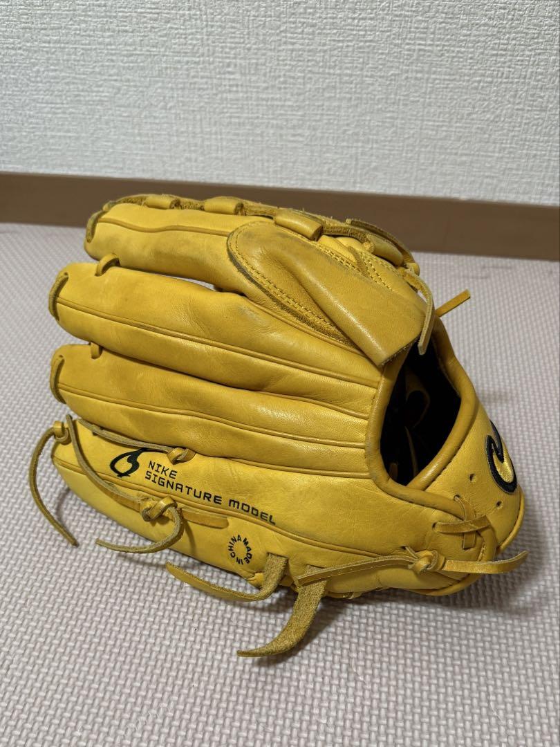 【軟式・右投げ】NIKE 上原浩治モデル 投手用グローブ＆ボール3個セット 軟式・右投げ】NIKE 上原浩治モデル 投手用グローブ＆ボール3個