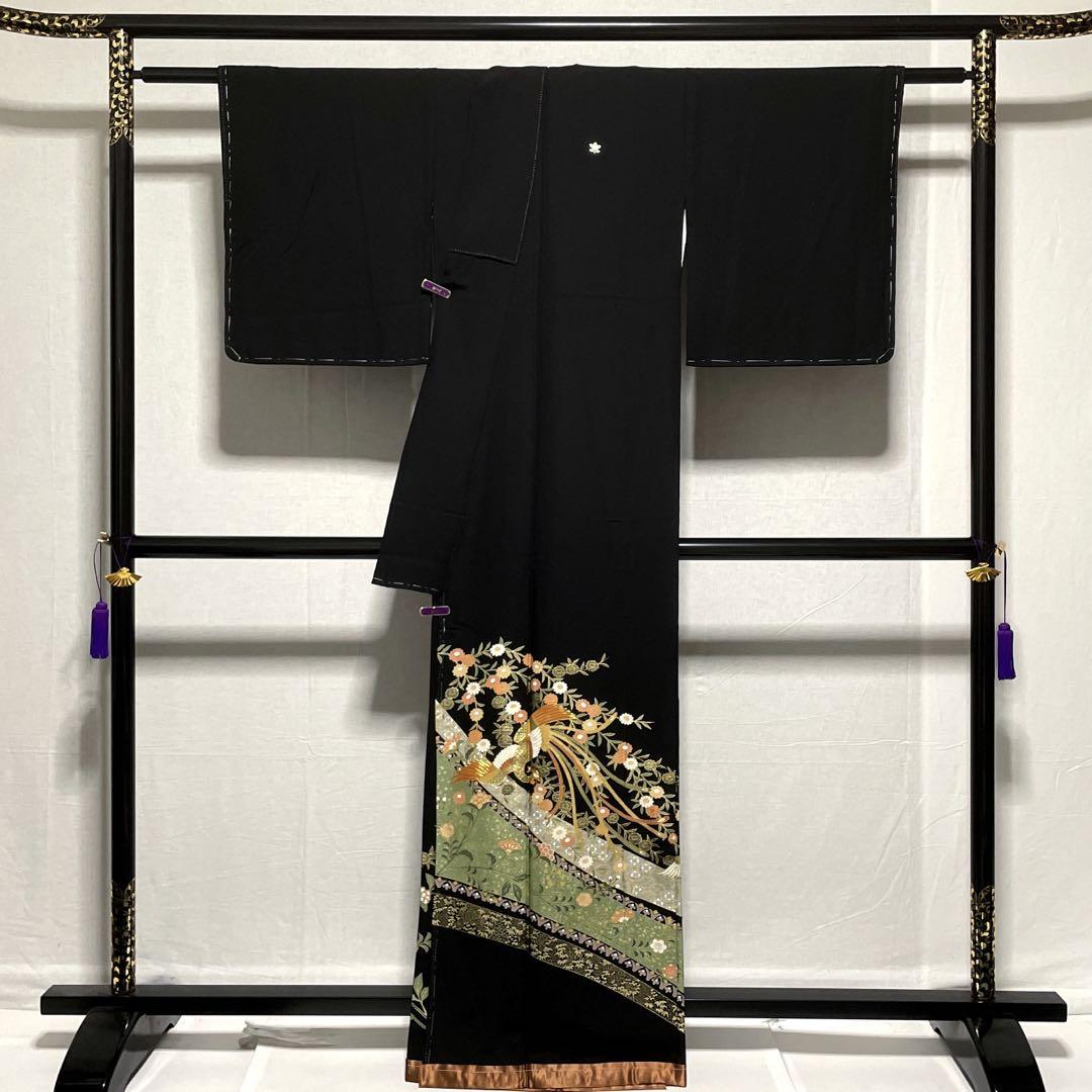 D24  黒留袖　金駒刺繍　鳳凰　唐草　金彩　着物　袷　しつけ糸付き未使用極美品