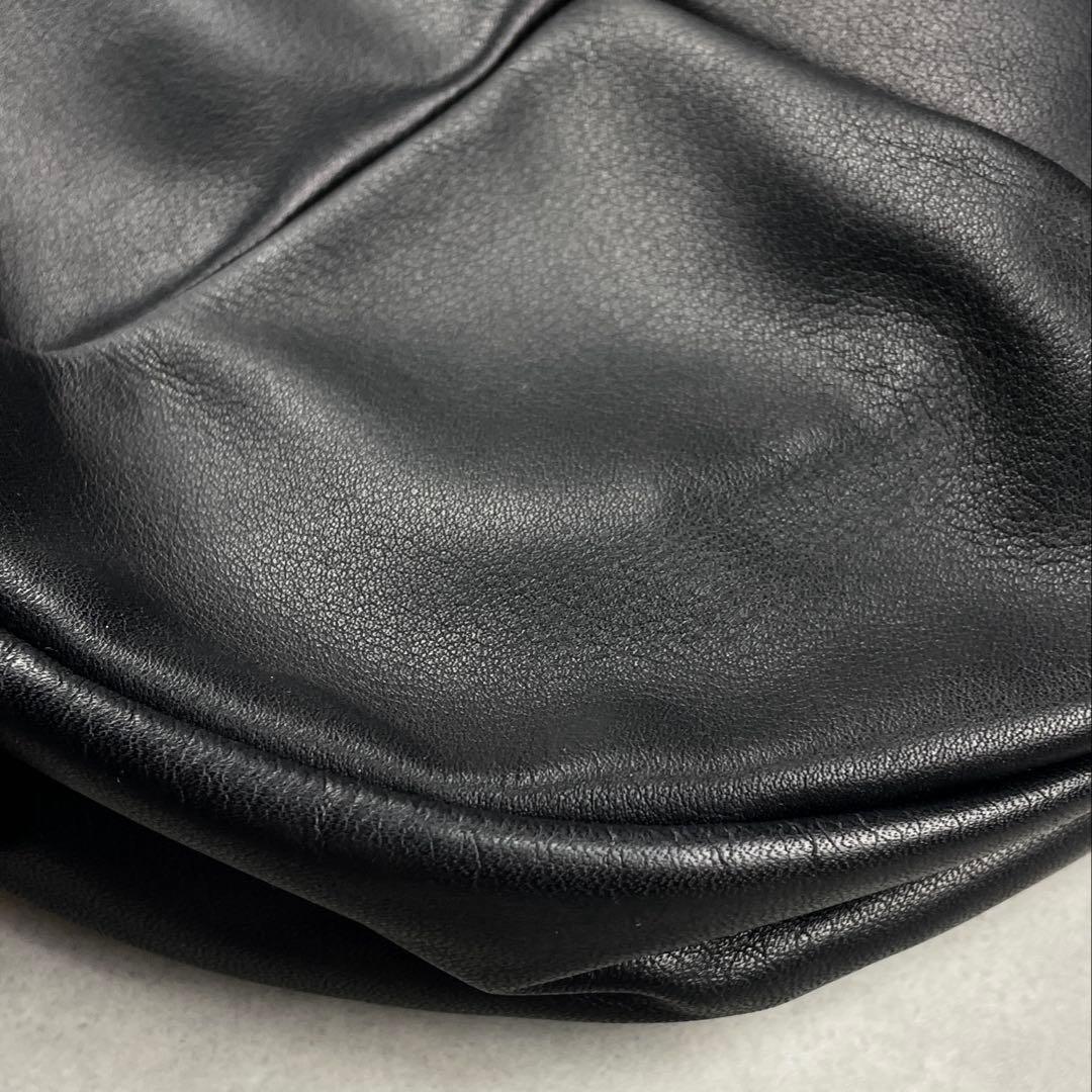極美品　カワカワ　トートバッグ　サークル　レザー　 25bis　ブラック　黒