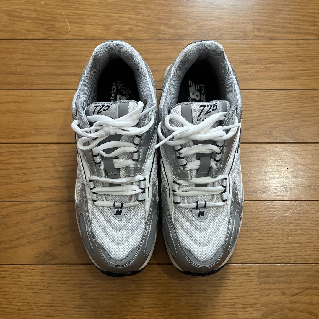 New Balance 725 ホワイト/グレー スニーカー New Balance ML725 ホワイト/グレー スニーカー - メルカリ
