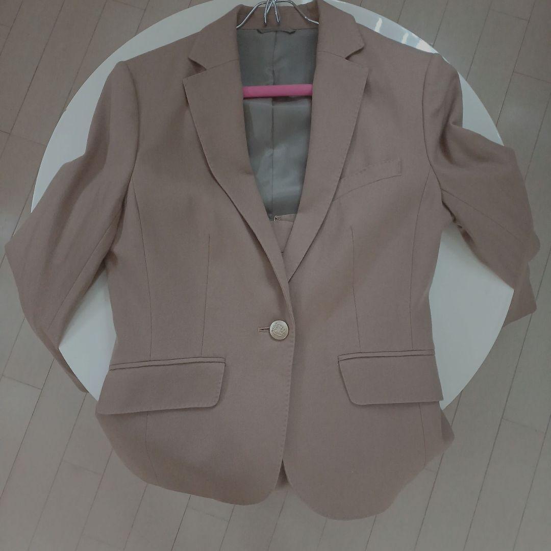 キャラメルスーツ