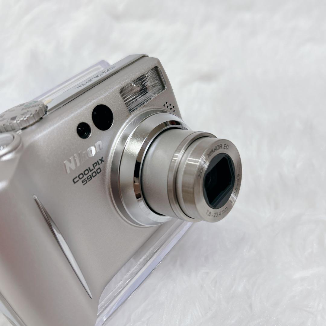 Nikon COOLPIX 5900 コンパクトデジタルカメラ