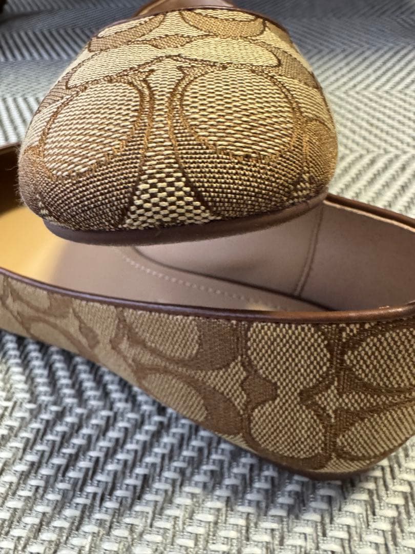 のみ げ COACH コーチ ベージュ フラットシューズ23cm COACH WWW_OLIVIERBERNSTEIN_COM