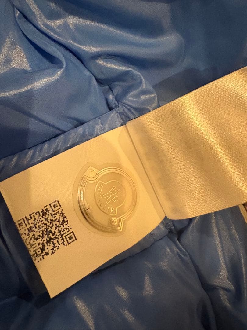 Moncler 水色 フード付きダウンジャケット8A 130cm Moncler 水色 フード付きダウンジャケット8A 130cm