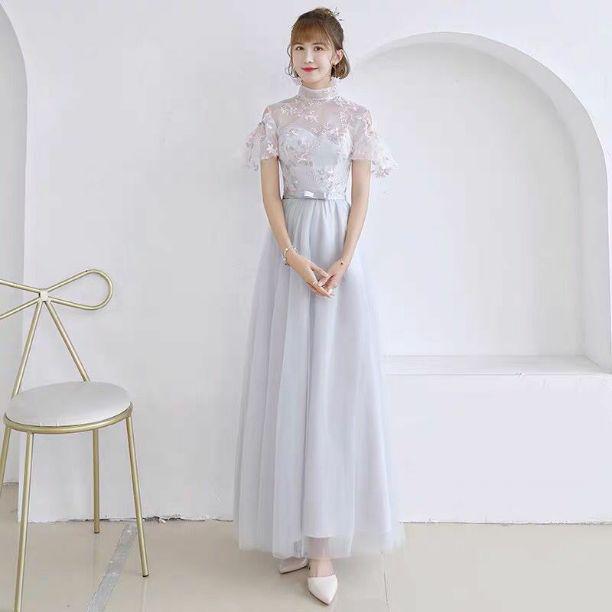 2019新冬仙気質姉妹団卒業年会の成人ドレスを着た女性のロングバック