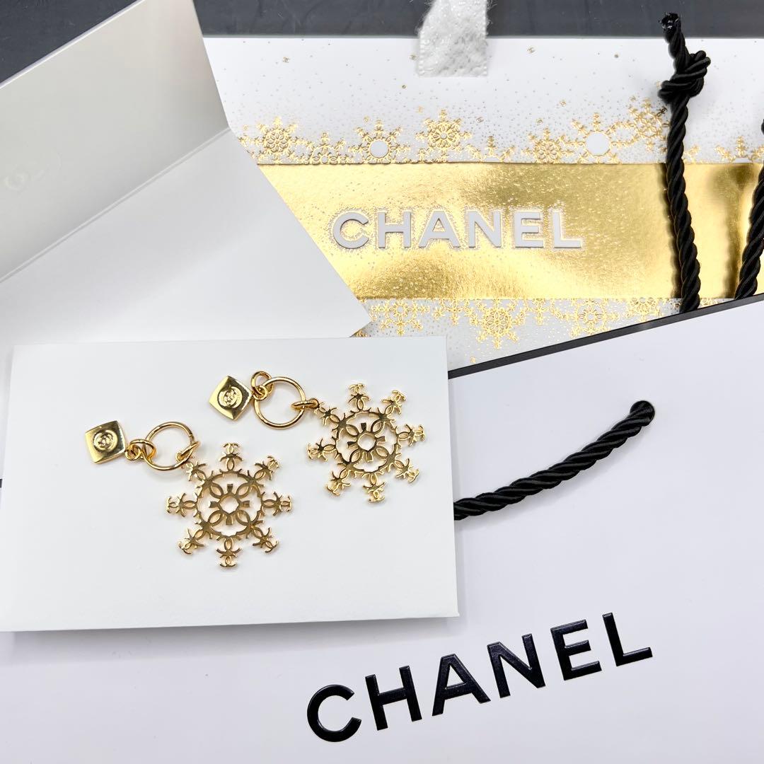 CHANEL 雪の結晶チャーム 2個セット