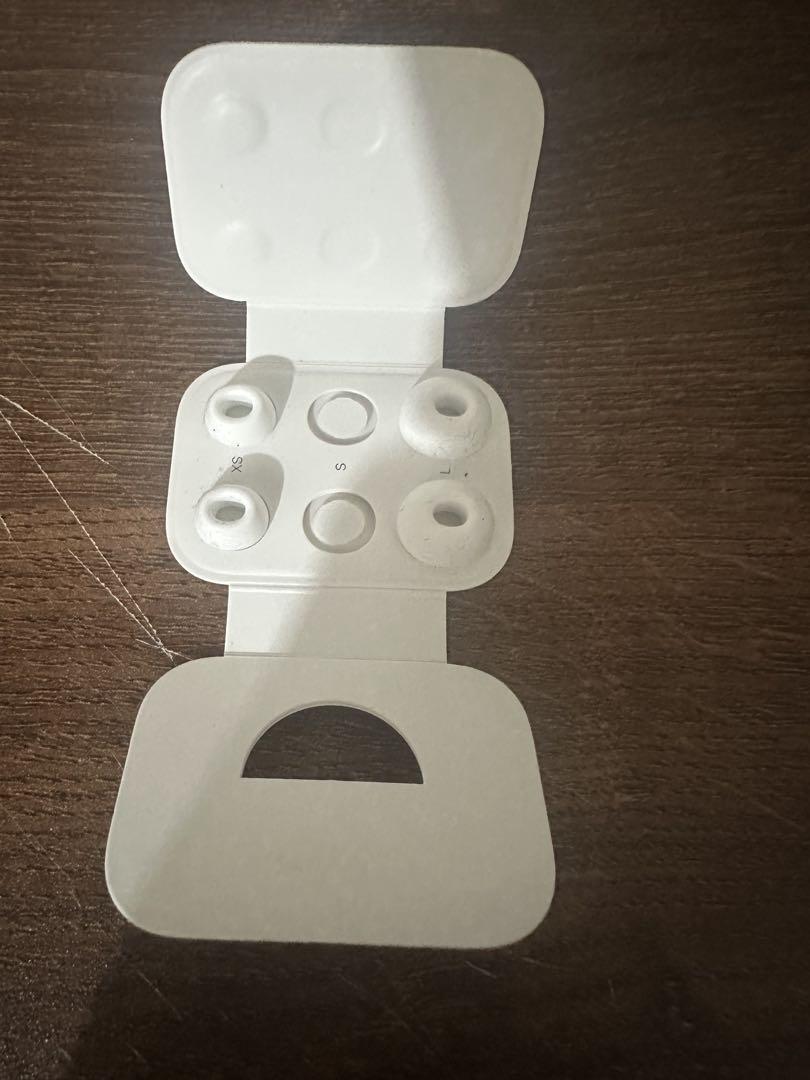 【AirPods Pro（第2世代） 左耳やや難あり】 AirPods Pro（第2世代） 左耳やや難あり】