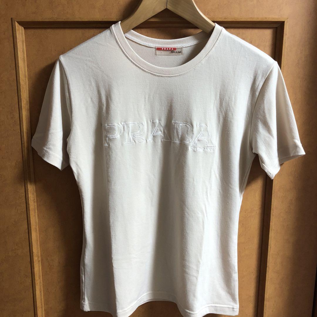 美品 PRADA 刺繍ロゴ Tシャツ クリーム - メルカリ