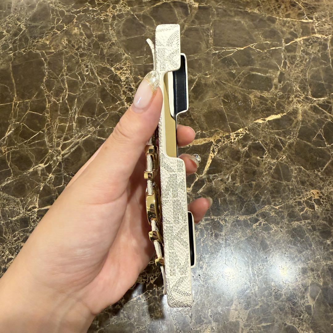 iPhone16 pro マイケルコース ケース michael kors