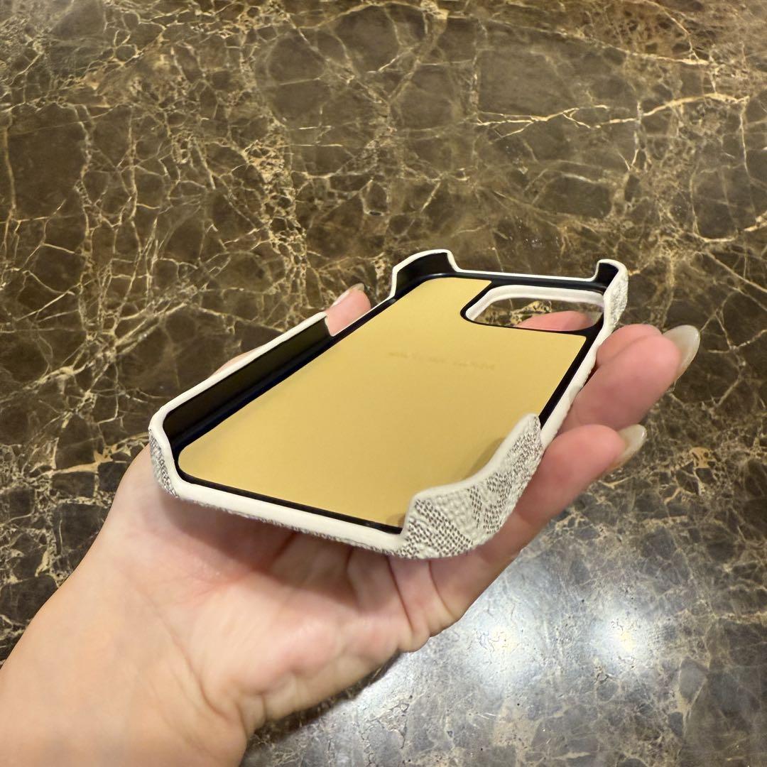 iPhone16 pro マイケルコース ケース michael kors