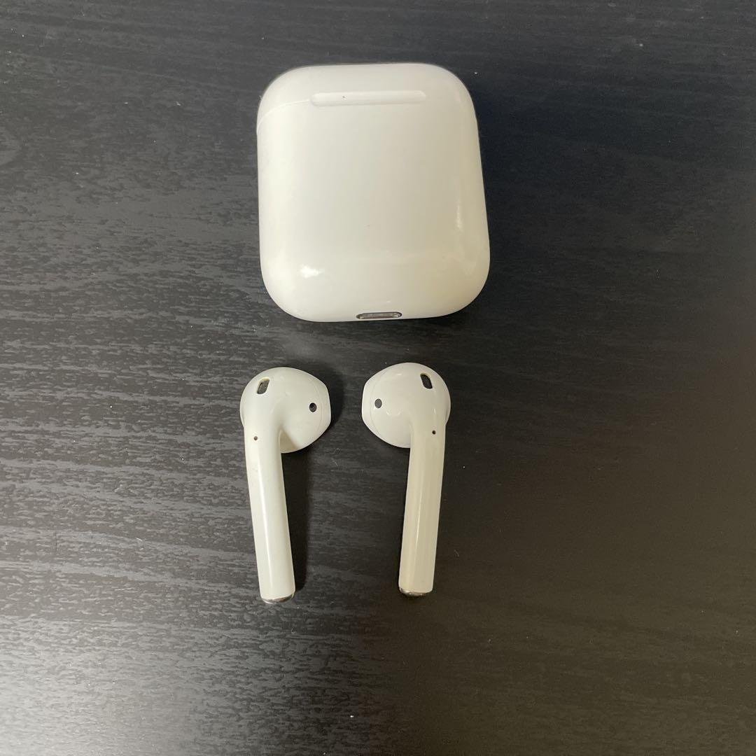 Apple AirPods 本体と充電ケース ホワイト