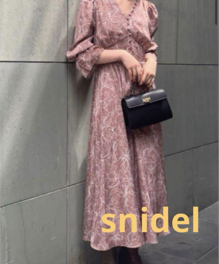 ★SNIDEL★ラインフラワー　ウエストギャザーワンピース