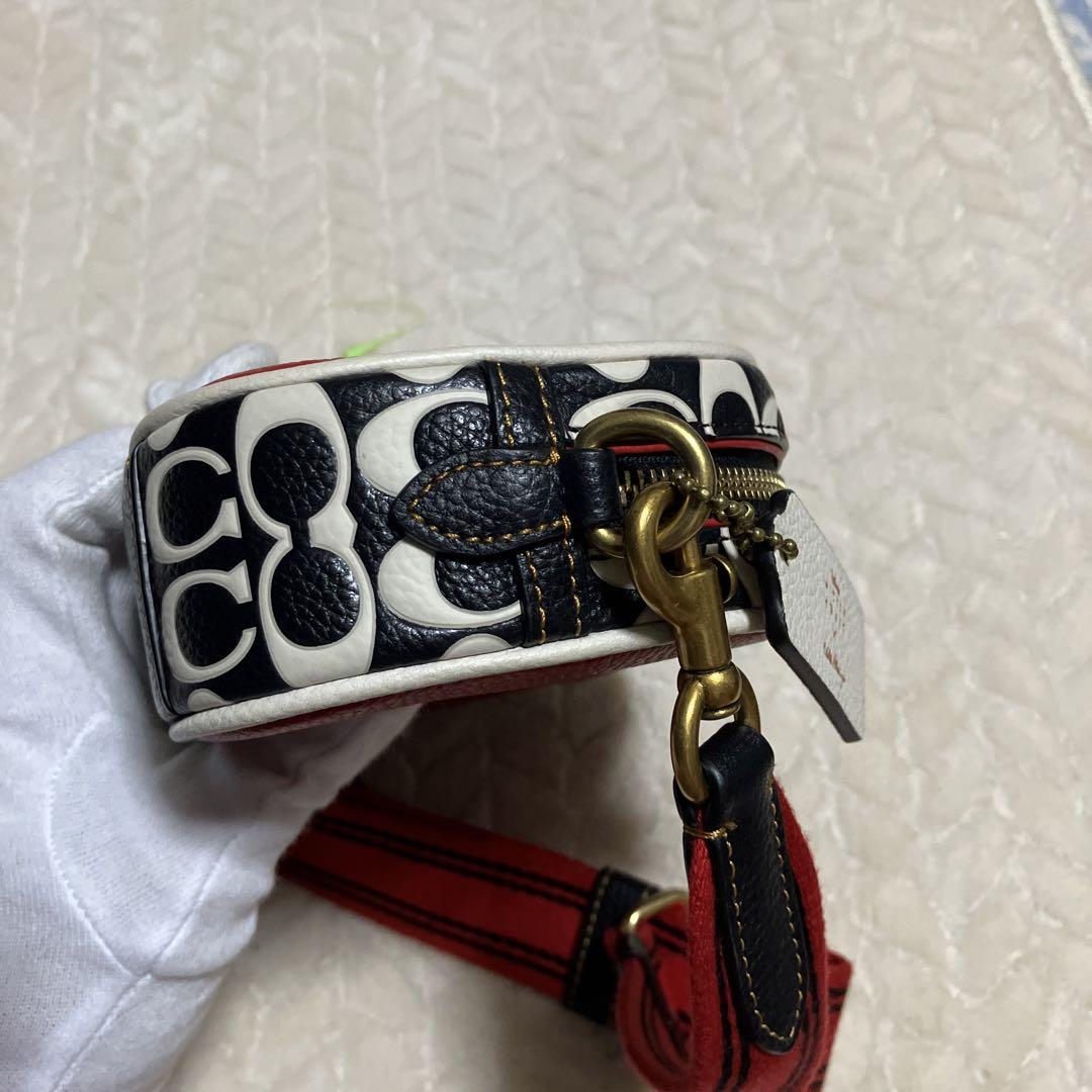 ☢ COACH