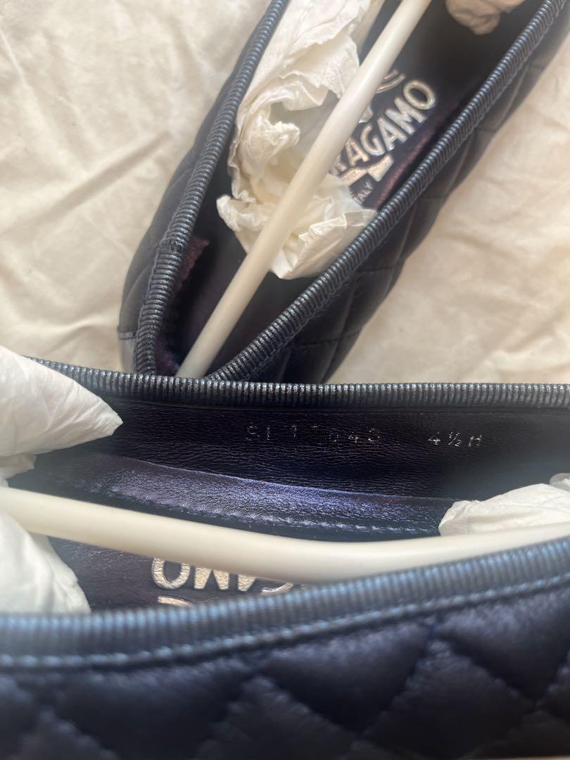 Salvatore Ferragamo ネイビー バレエシューズ
