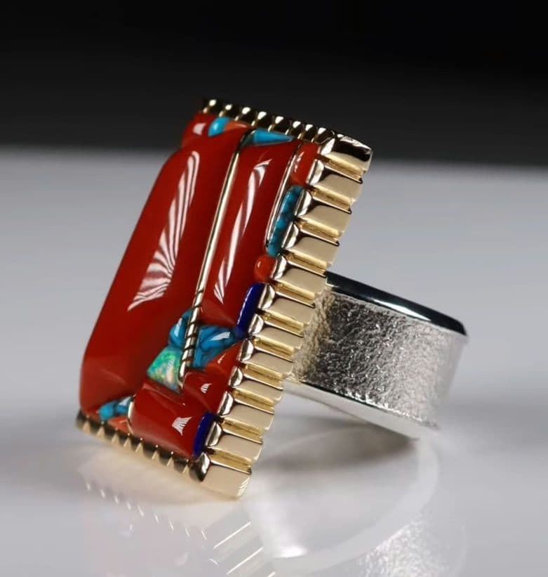 ナバホ　最高血赤珊瑚　ローンマウンテン　オパール　18金仕切板・18金極厚ベゼル