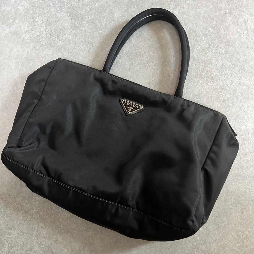 PRADA トートバッグ