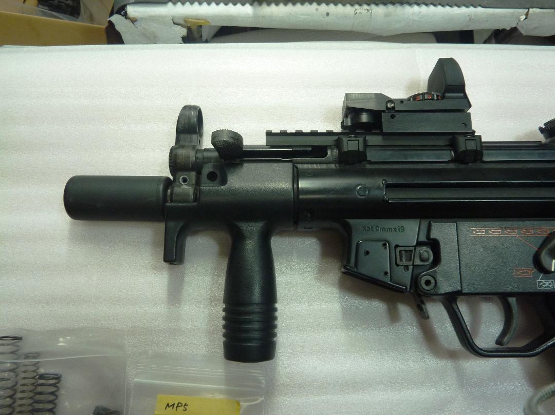 東京マルイ MP5K Kurz レッドドットサイト付 一応ジャンクです 東京マルイ MP5K Kurz レッドドットサイト付 一応ジャンクです
