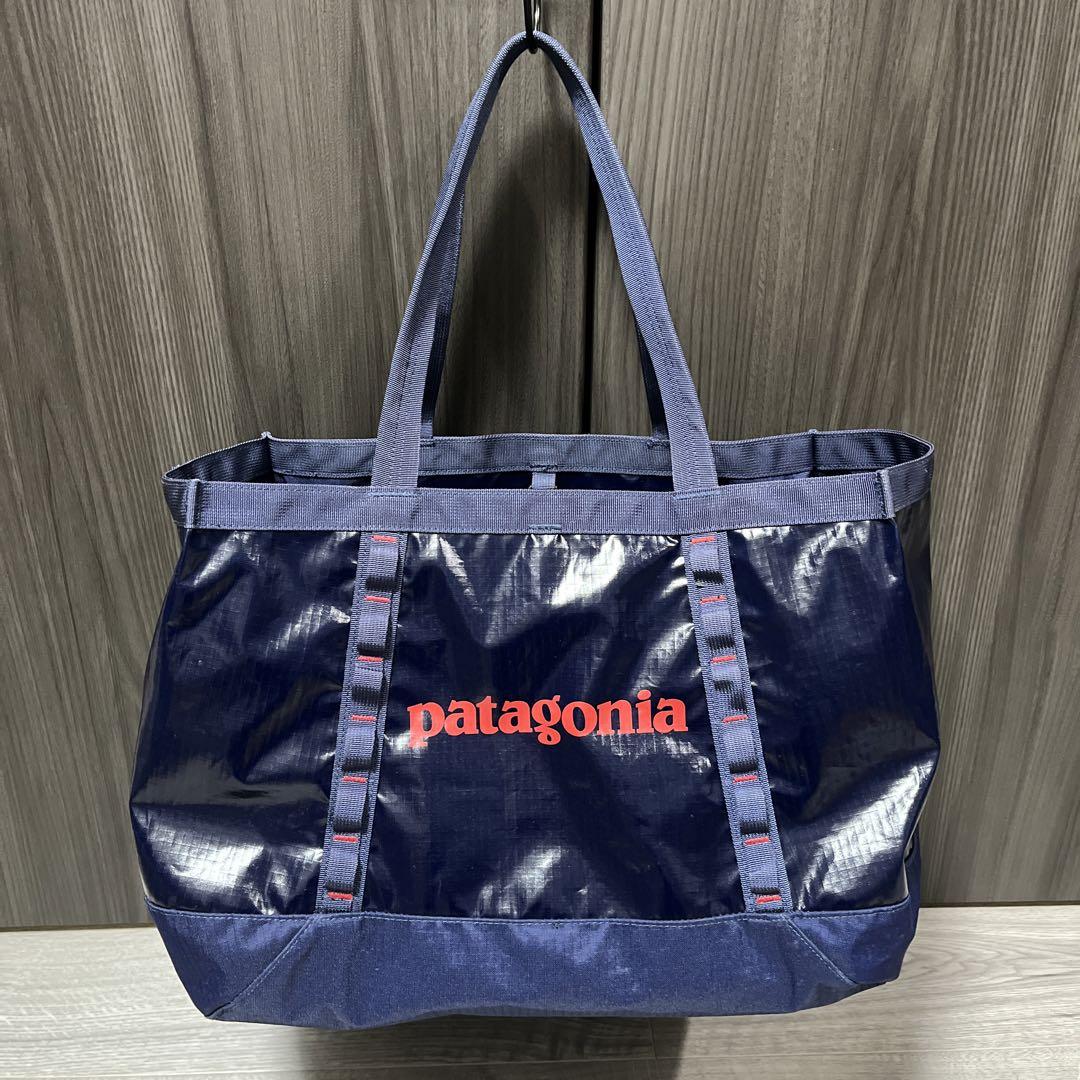 パタゴニア ブラックホール トートバッグ 25L ネイビー系 - メルカリ パタゴニア ブラックホール トートバッグ 25L ネイビー系 - メルカリ