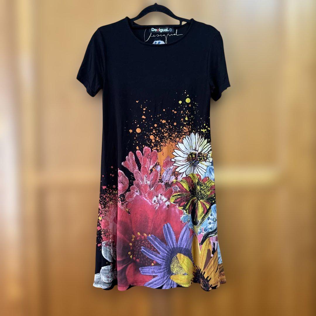 [ Desigual ] トラペーズモデル ペイズリー 半袖 ワンピース Desigual ブラック半袖ワンピース 美品 - メルカリ