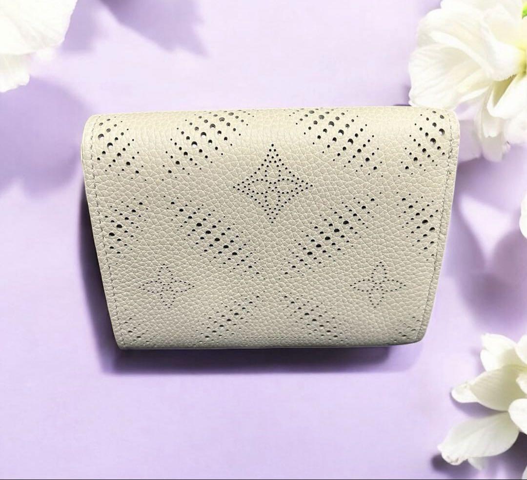 新品⭐️ルイヴィトン　マヒナ　ポルトフォイユ　イリス　折財布　日本限定