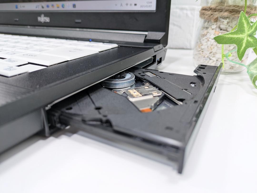 Windows11ノートパソコン✨オフィス付き✨富士通　爆速SSD　Wi-Fi