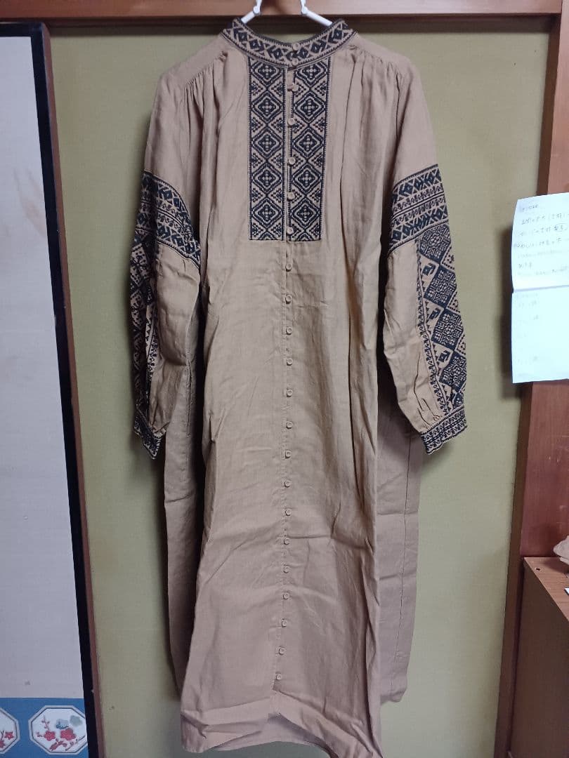 TSUHARU リネンクロスステッチ刺繍ワンピース TSUHARU リネンクロスステッチ刺繍ワンピース